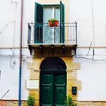 Largo Barile לינה וארוחת בוקר
