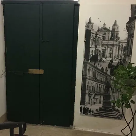 Nocleg ze śniadaniem Largo Barile 2*